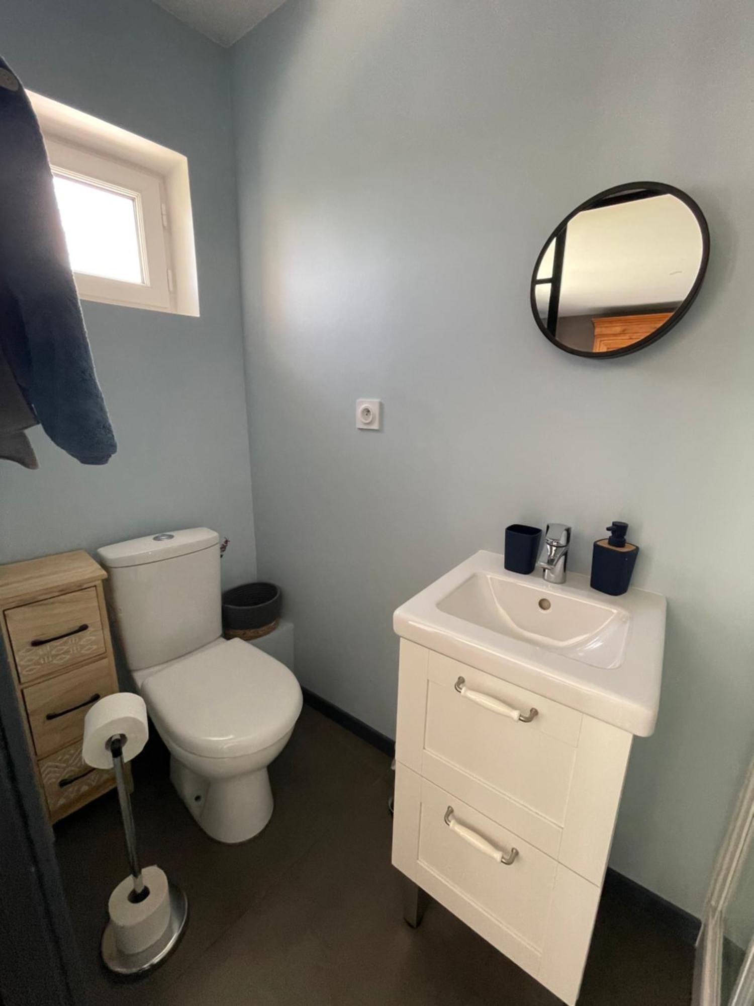Aux Portes Des Iles Saint-Just-Luzac Room photo