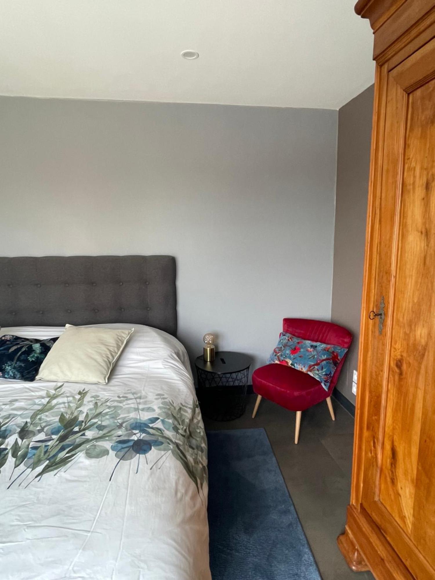 Aux Portes Des Iles Saint-Just-Luzac Room photo